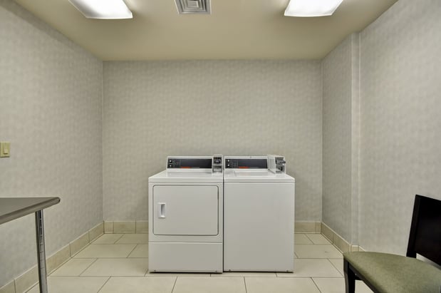 Images Holiday Inn Express Romulus / Detroit Airport by IHG