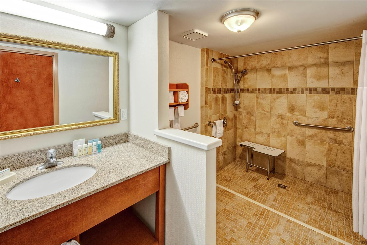 Guest room bath