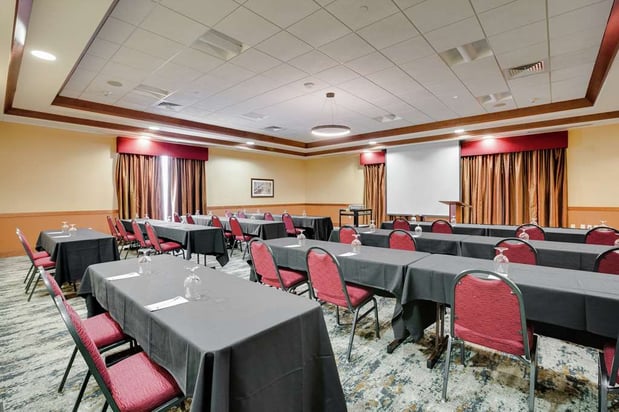 Images Hilton Garden Inn Milwaukee Airport