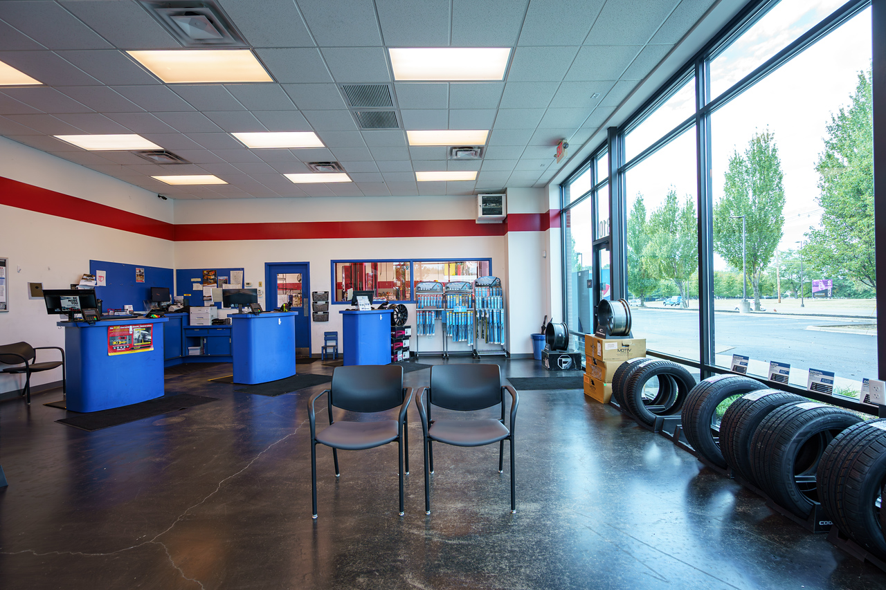 Tire Discounters on 2810 Stelzer Rd in Columbus