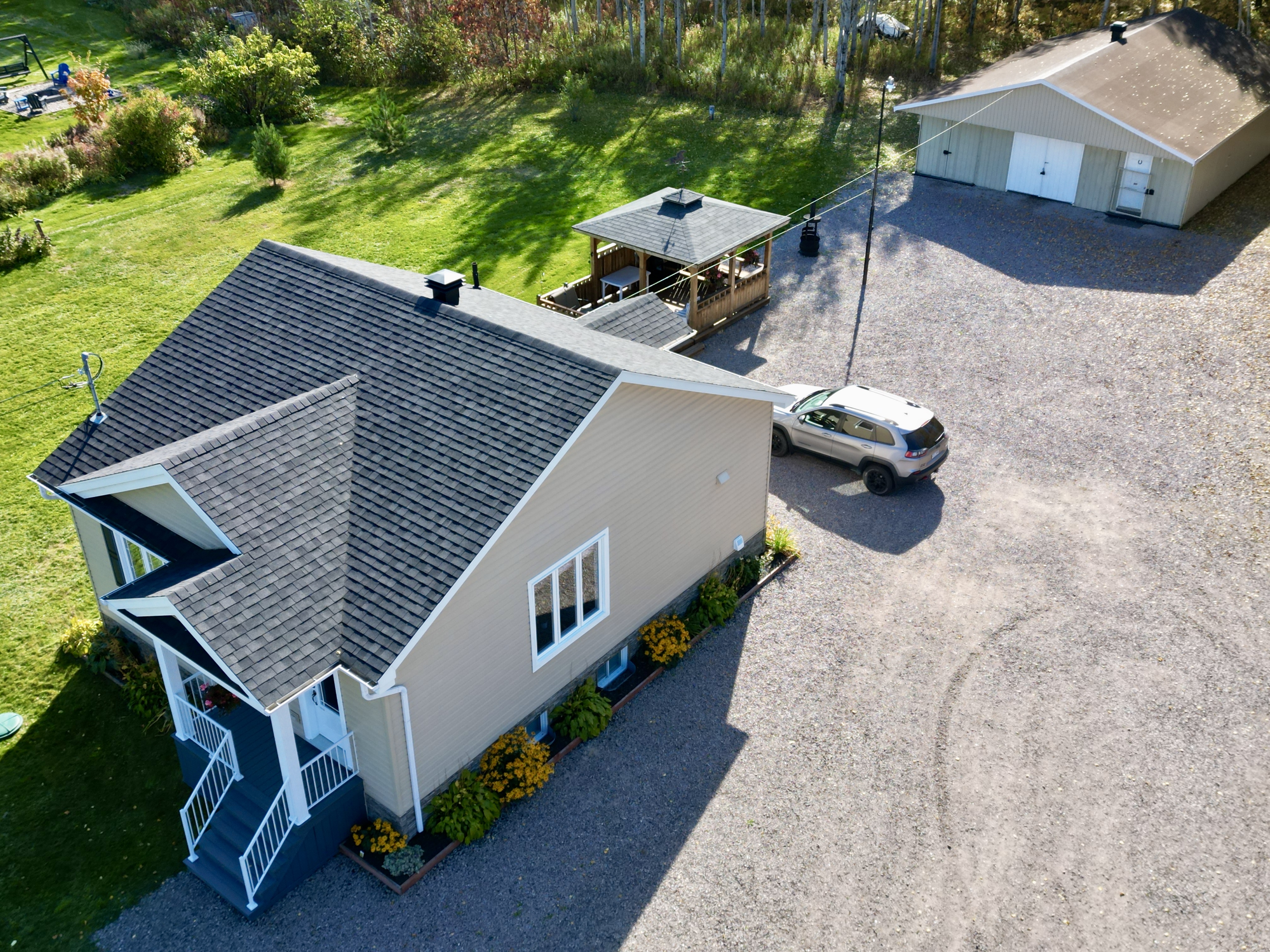 Images Manon Desmeules Immobilier Inc. Courtier immobilier résidentiel chez RE/MAX DISTINCTION