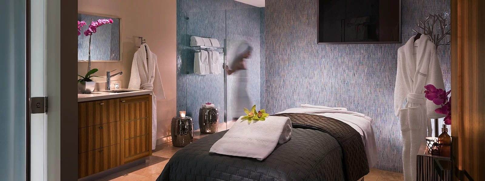 Sunset Marquis Image