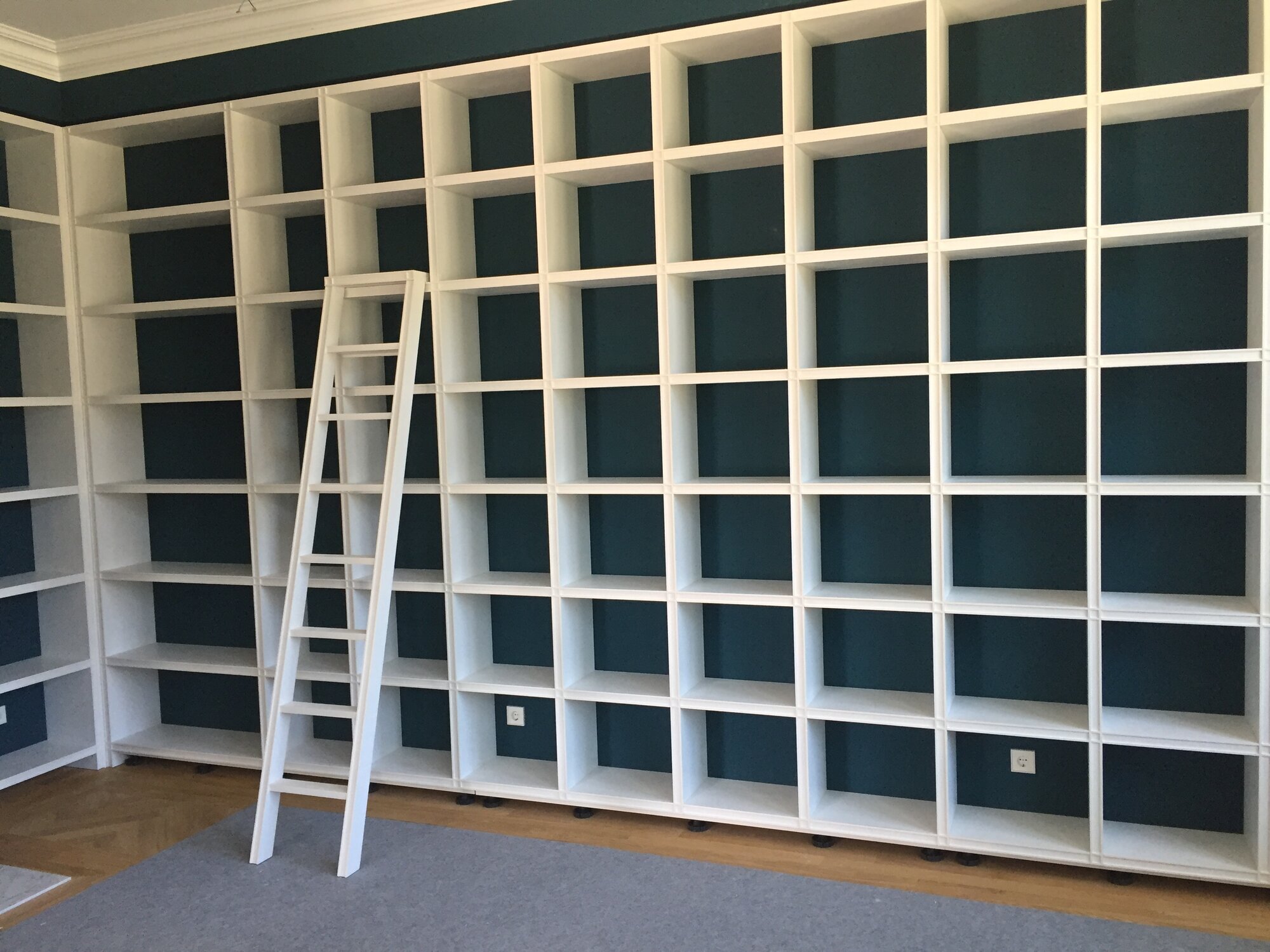 Nilson Holz- und Möbelbau, Brussaer Weg 11 in Berlin