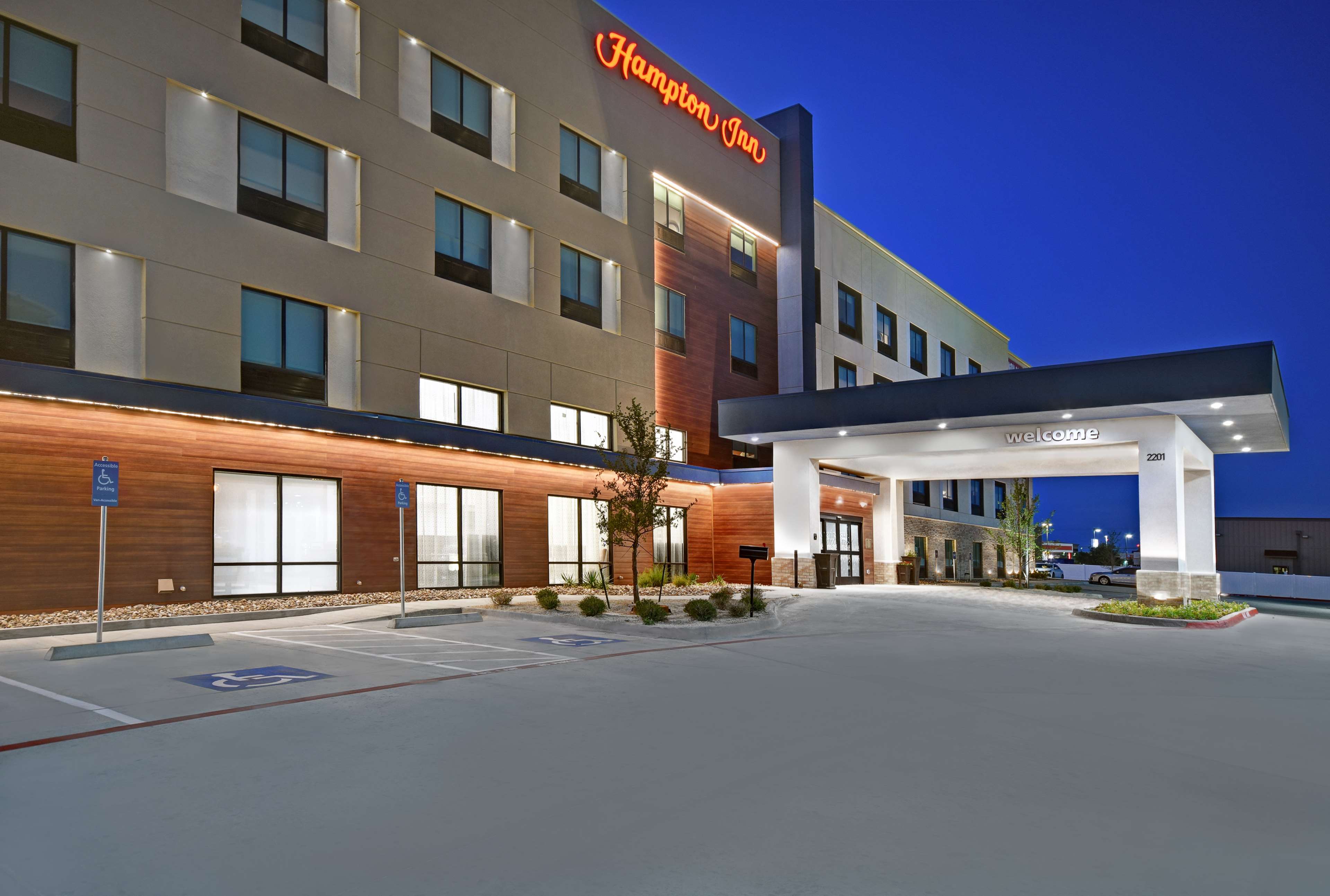 Hampton Inn Midland South, 2201 Camp Dr, Midland, TX - MapQuest