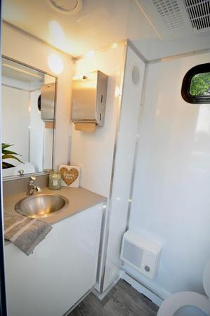 Images VannGo Luxury Mobile Restrooms & Portable Solutions