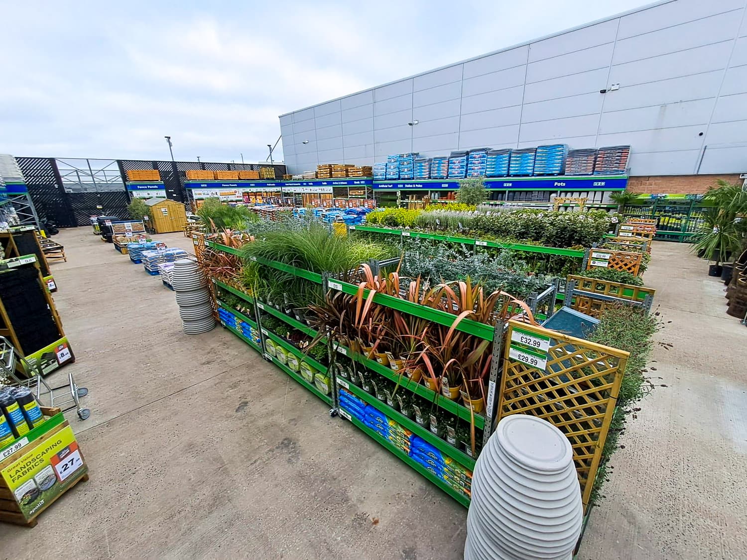 Images B&M Home Store with Garden Centre