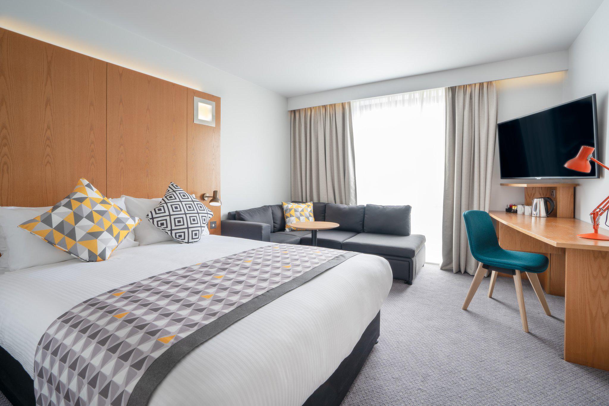 Images Holiday Inn Bournemouth, an IHG Hotel