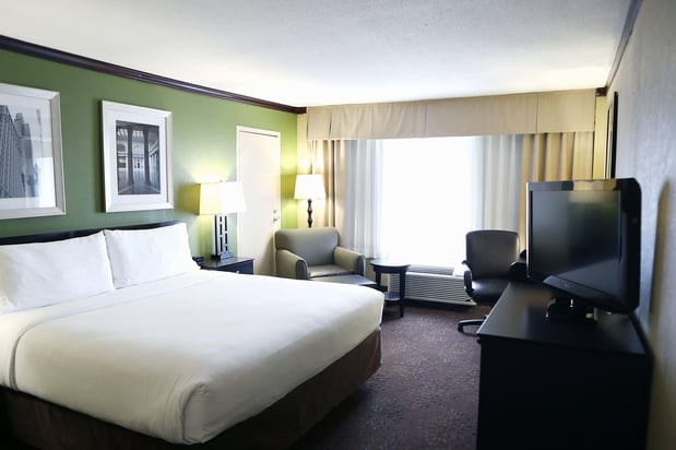 Images Holiday Inn Chicago Oakbrook by IHG
