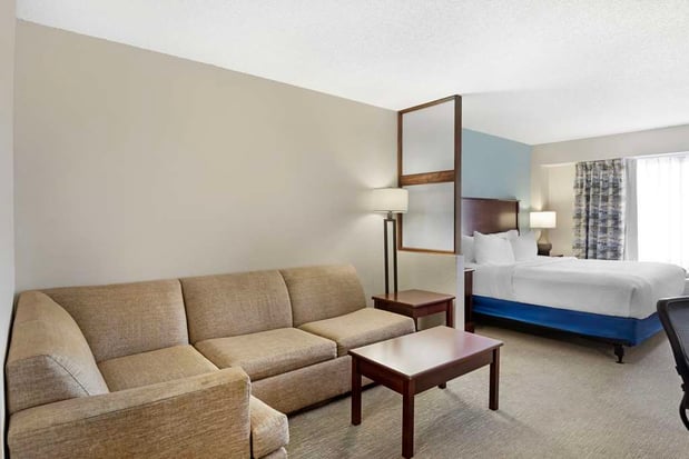 Images Best Western Plus Crossroads Inn & Suites