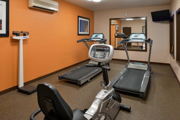Images Holiday Inn Express & Suites Kingman by IHG