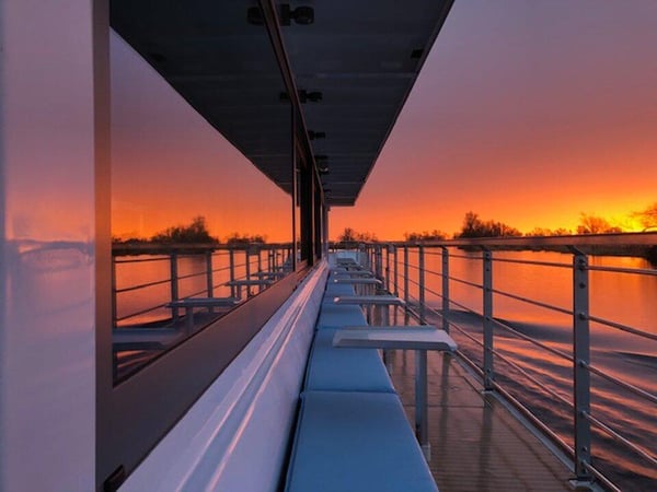 Bilder Solarwaterworld Hafen: Schiffsrundfahrten und Sightseeing Touren in Berlin mit Solar-Katamaran