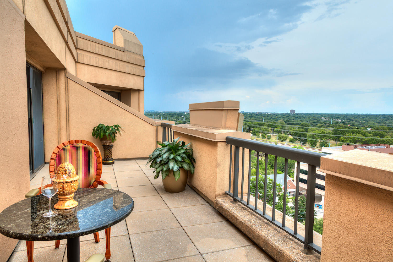 Five Star Premier Residences of Dallas balcony