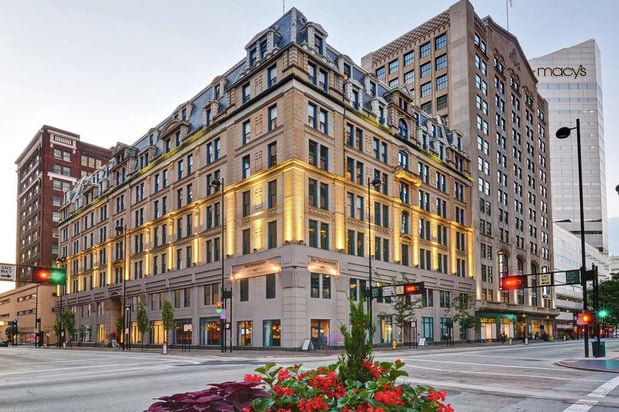 Images The Cincinnatian Hotel, Curio Collection by Hilton