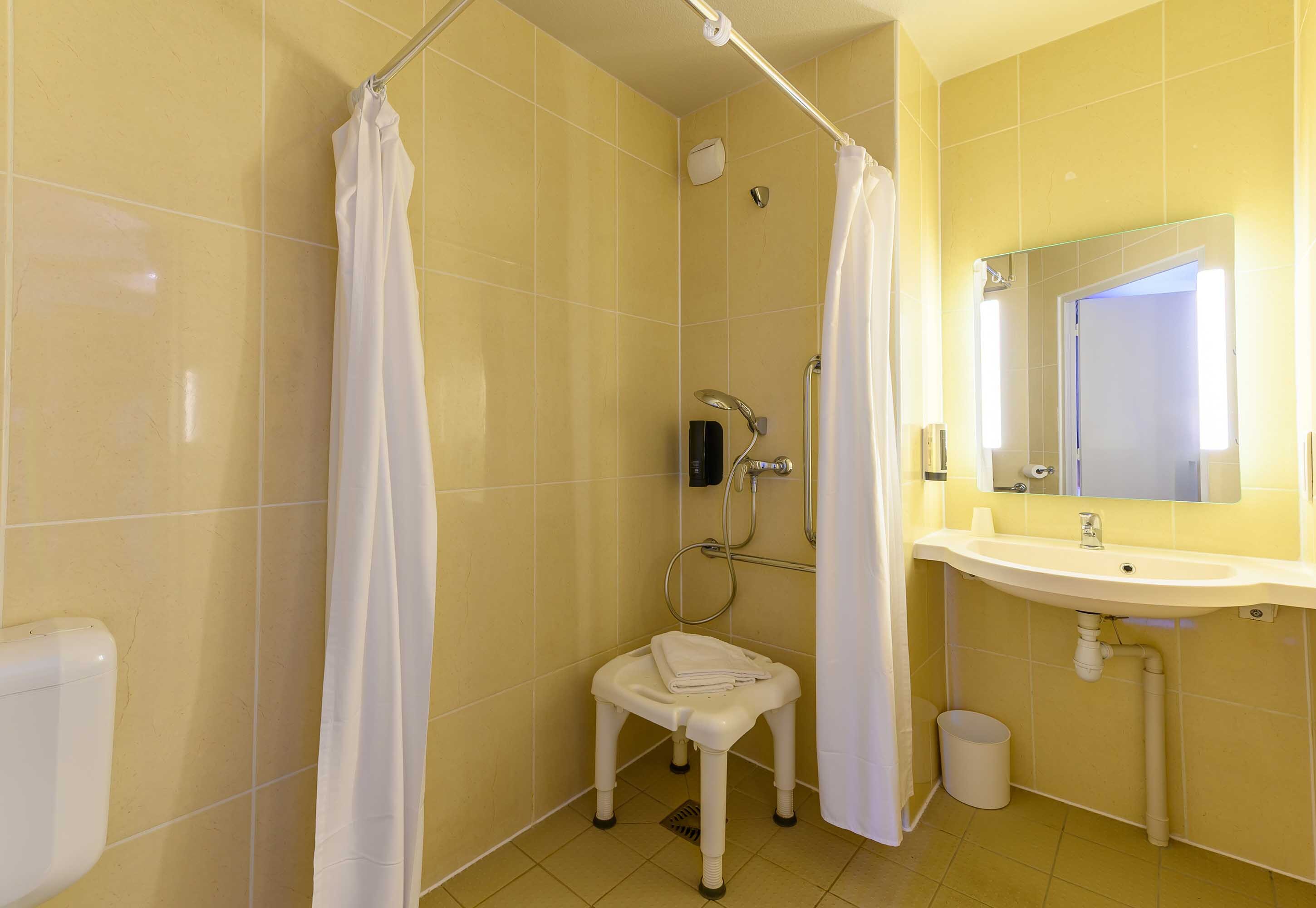 Images B&B HOTEL Marne-la-Vallée Bussy-Saint-Georges