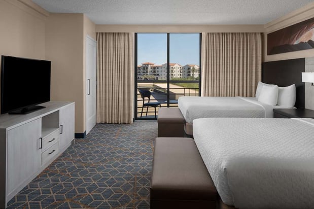 Images Embassy Suites by Hilton Phoenix Biltmore