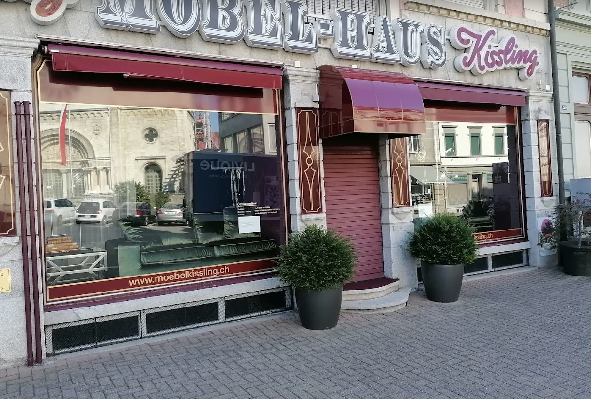 Bilder Möbel Kissling AG - Original Englische Chesterfield Sofas und Möbel in Olten