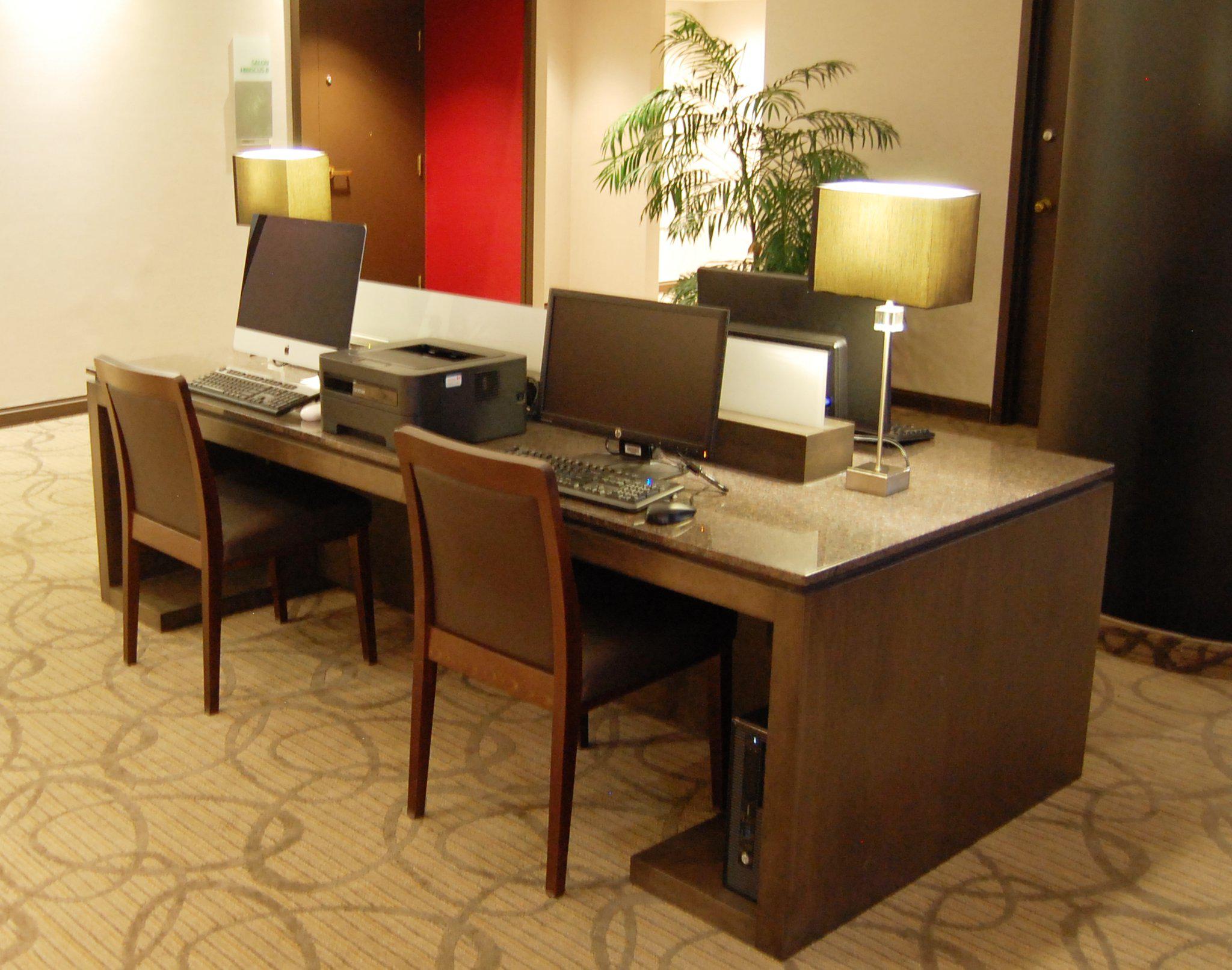 Images Holiday Inn Montreal Centreville Downtown, an IHG Hotel