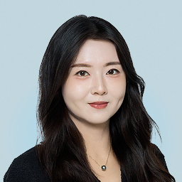 Lindsay Lu headshot.