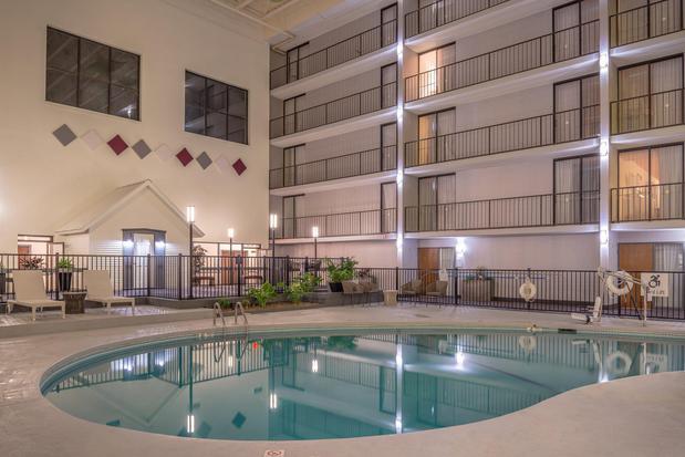 Images Holiday Inn Auburn-Finger Lakes Region by IHG