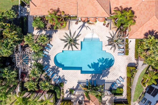 Images Advenir at Aventine