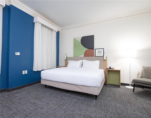 Images Spark by Hilton Lafayette South