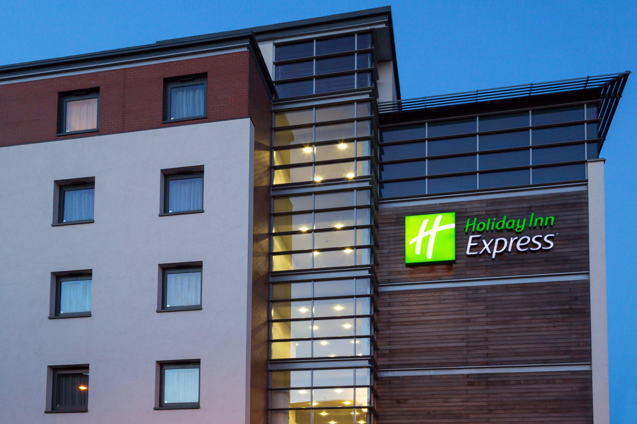 Images Holiday Inn Express Harlow, an IHG Hotel
