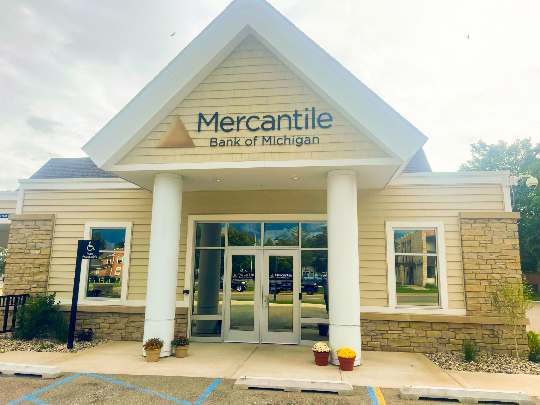 Image 2 | Mercantile Bank