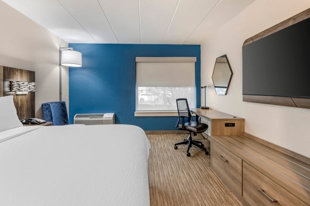 Images Holiday Inn Express Chicago-Downers Grove by IHG