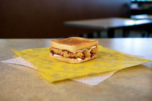 Whataburger Honey BBQ Chicken Strip Sandwich Whataburger #1426 Kansas City (816)298-8450