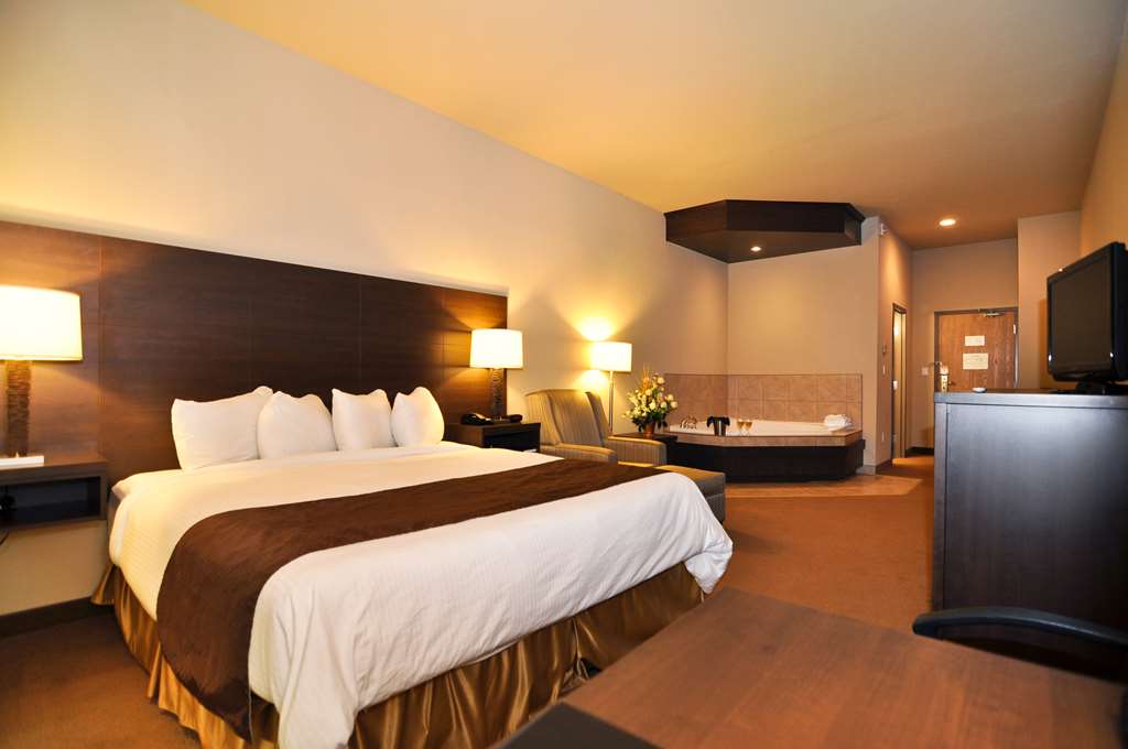 Whirlpool Room Best Western Plus Saint John Hotel & Suites Saint John (506)657-9966