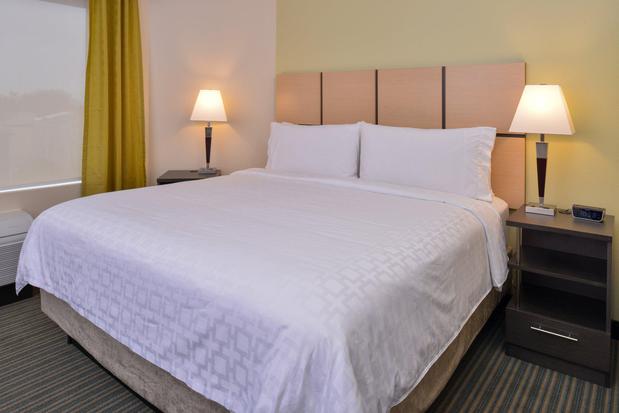 Images Candlewood Suites Austin Airport by IHG