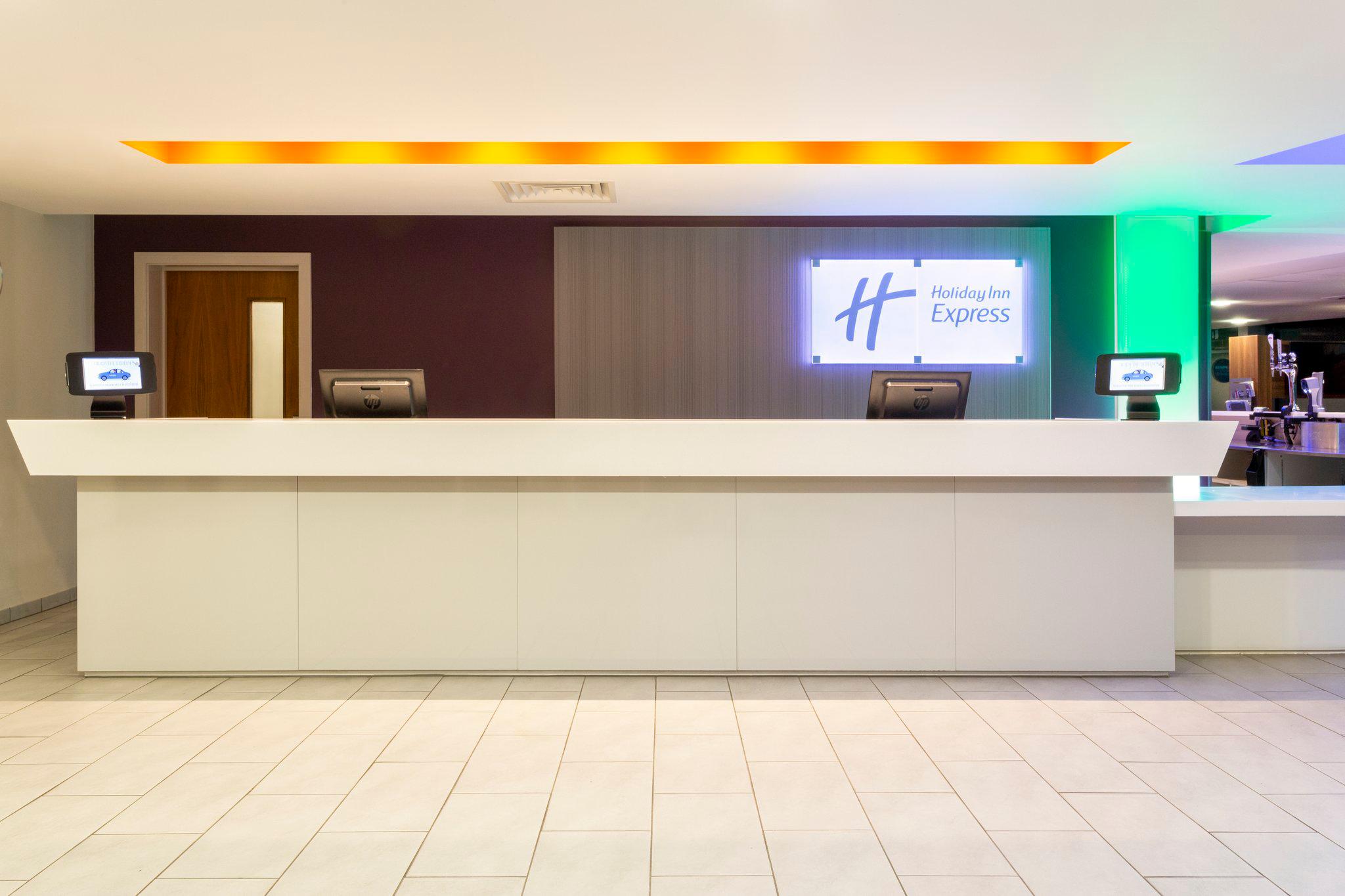 Images Holiday Inn Express Dunstable, an IHG Hotel