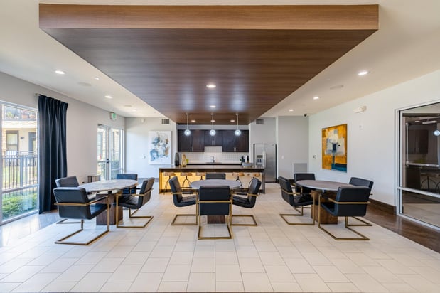 Images The Edge at Glade Parks Apartments