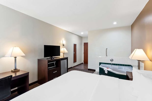 Images SureStay by Best Western Grayson