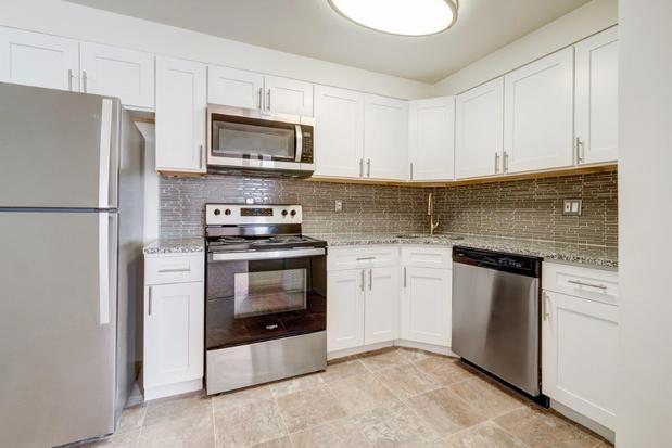 Images Idylwood Apartment Homes