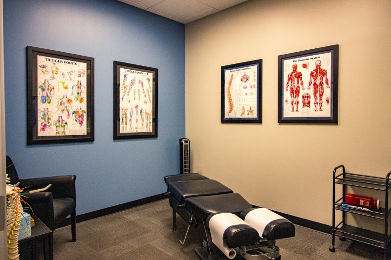 Mountain View Pain Center South Aurora Chiropractic Treatment Room