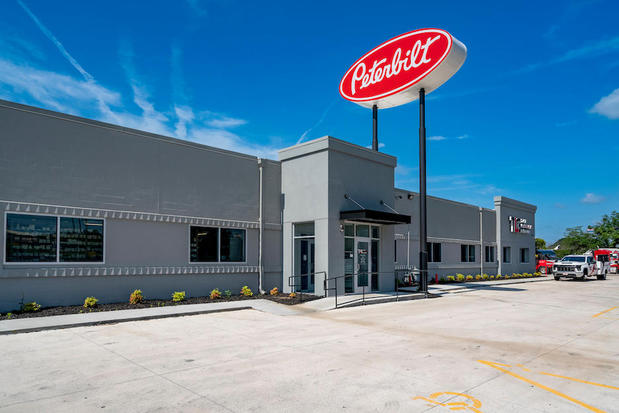 Images TLG Peterbilt - Greensboro