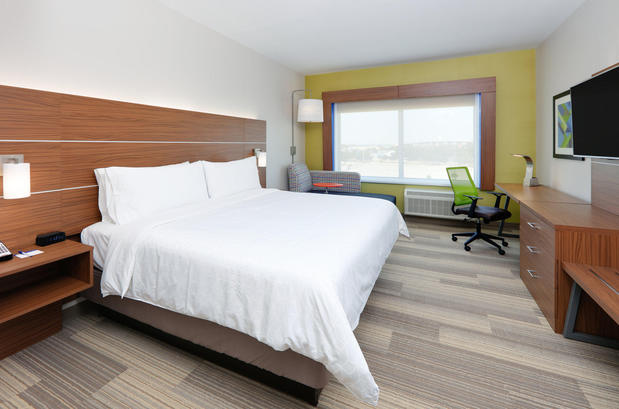 Images Holiday Inn Express & Suites Dallas NW Hwy - Love Field, an IHG Hotel