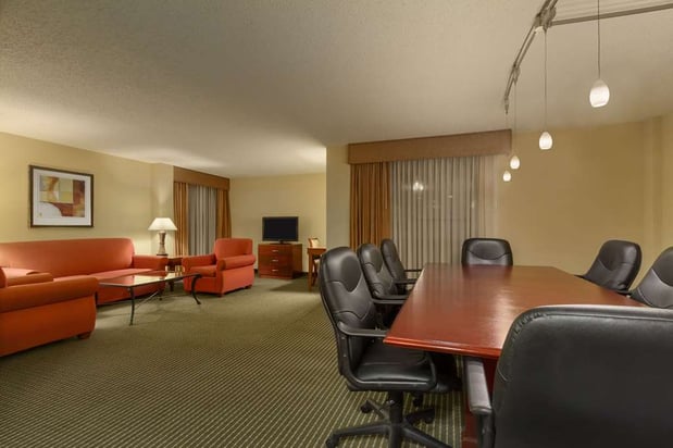 Images Embassy Suites by Hilton Winston Salem