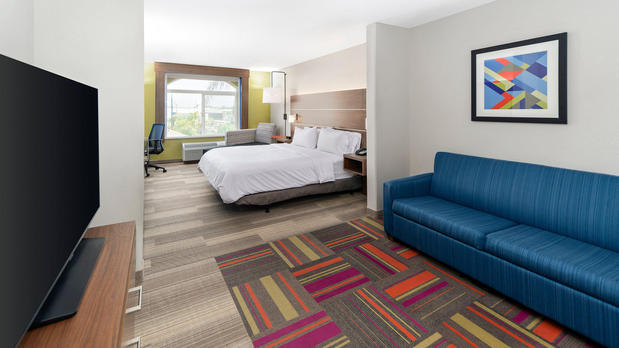 Images Holiday Inn Express & Suites Dinuba West, an IHG Hotel
