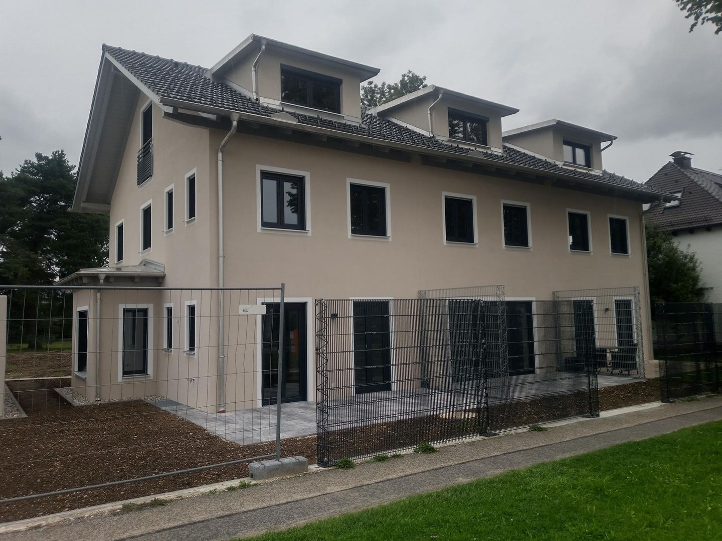 Martin Szeredy GmbH & Co. KG Bauunternehmen, Kolbermoorer Str. 34 in Großkarolinenfeld