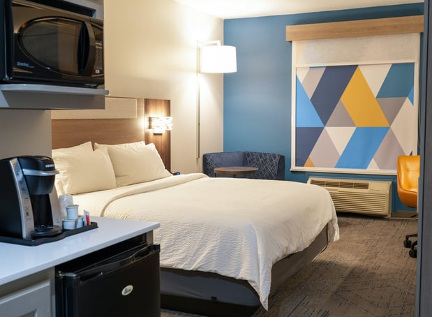 Images Holiday Inn Express & Suites Dallas Southwest-Cedar Hill by IHG