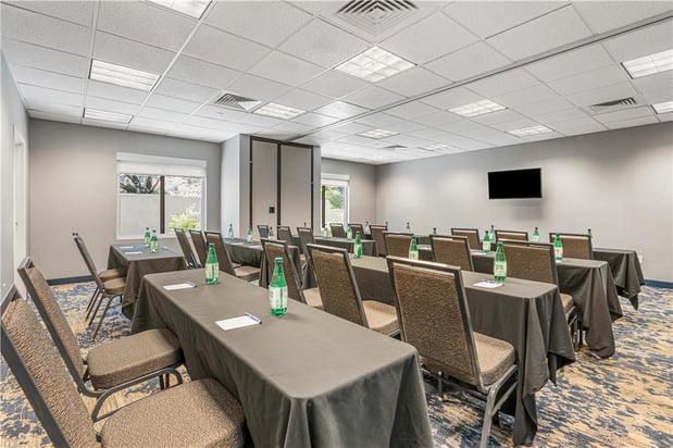 Images Best Western Valencia/Six Flags Inn & Suites
