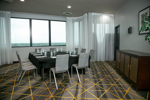 Images Holiday Inn New Orleans West Bank Tower by IHG