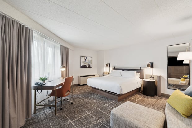 Images Crowne Plaza Lansing by IHG