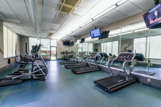 Images Holiday Inn Newark International Airport by IHG