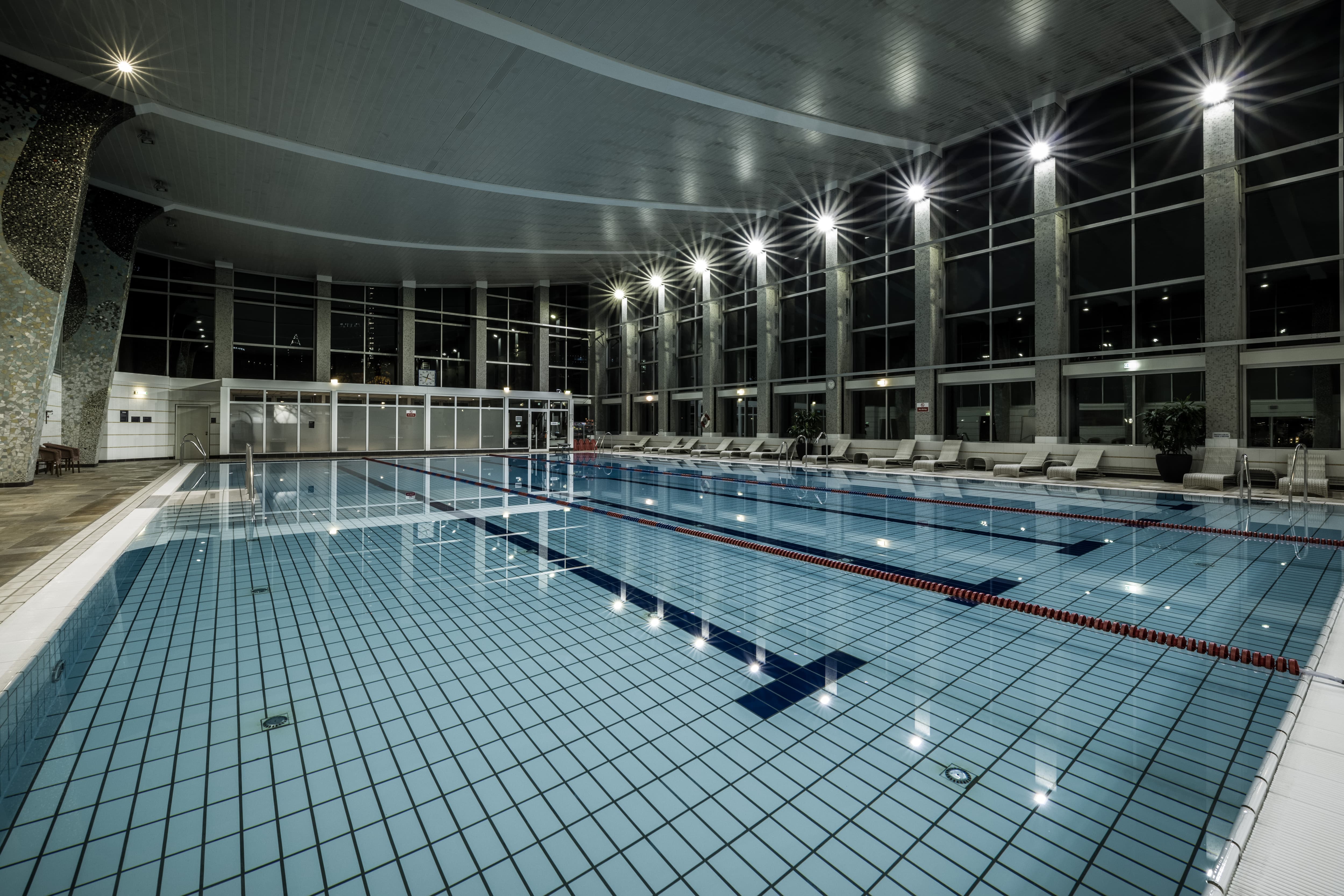 Fitness First Frankfurt Eschenheimer Turm - Swimming Pool