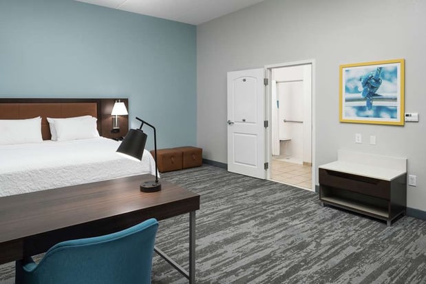 Images Hampton Inn & Suites Panama City Beach-Pier Park Area