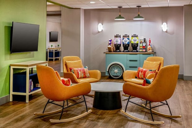 Images Spark by Hilton Denver International Airport