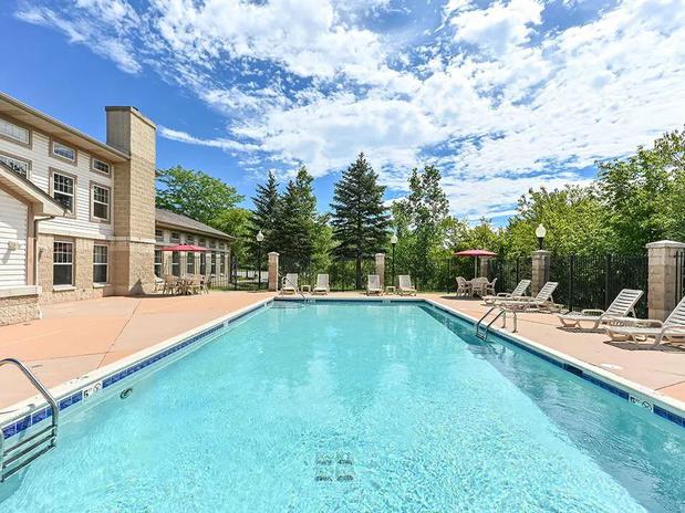 Images Reserve at Eagle Ridge Apartment Homes